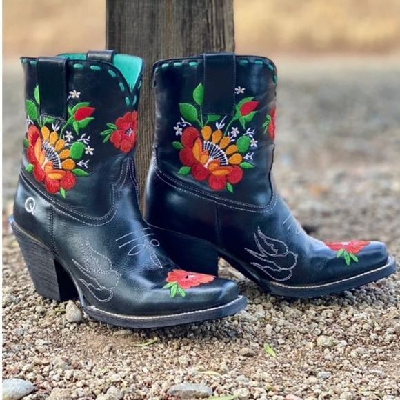 Rodeo Quincy Shoes - Rodeo Quincy Senorita Rosita Boots USA size 9.5. These are gorgeous!
